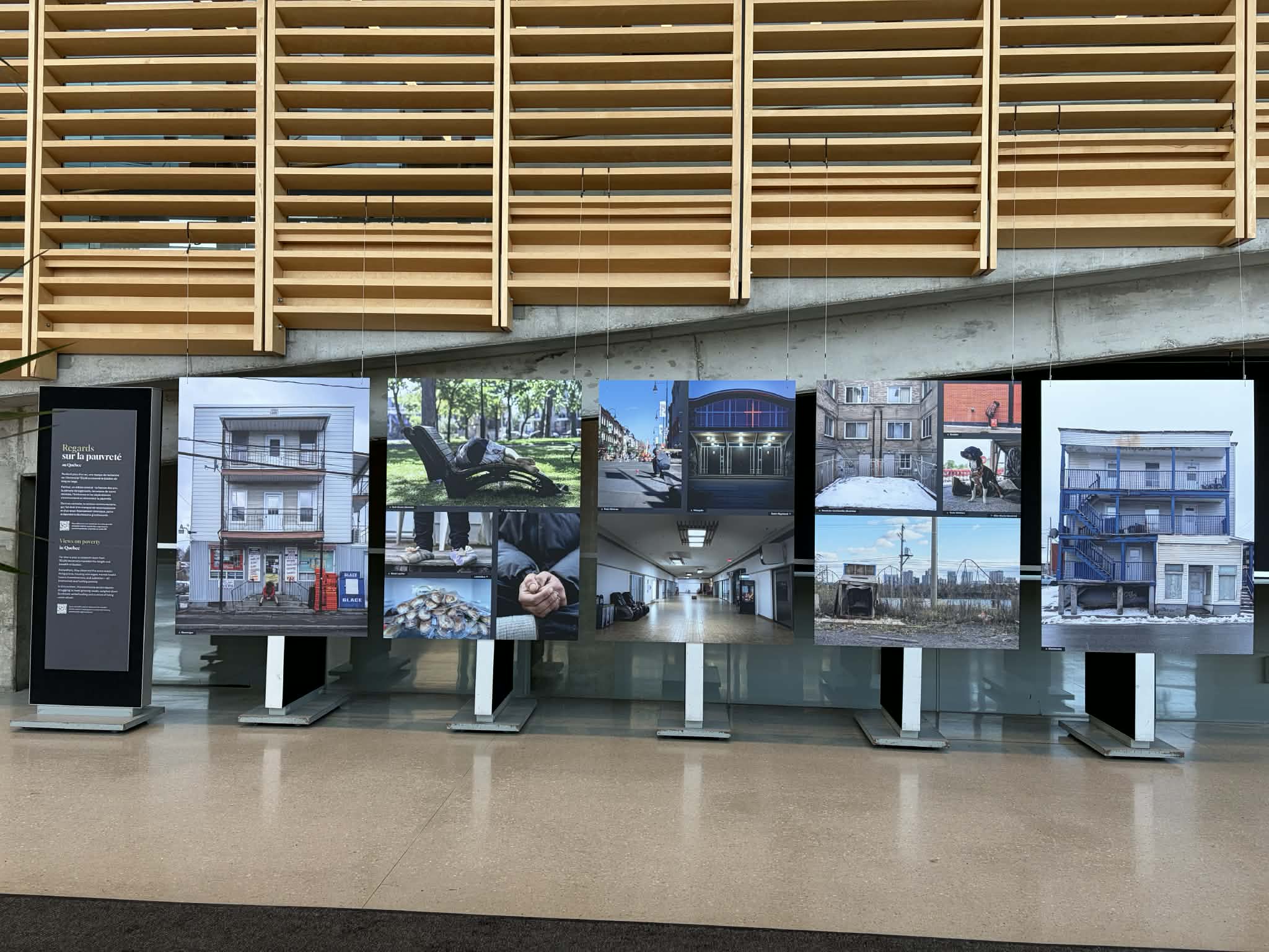 L’exposition « Regards sur la pauvreté au Québec » à la Grande bibliothèque.